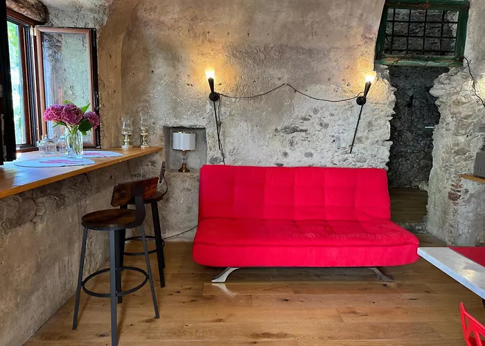 Acquaviva, Petra - By Ligooria Tovo San Giacomo